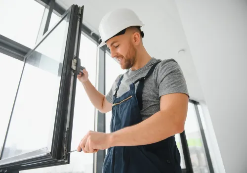 Fachgerechte Reparaturen für Fenster, Türen und Rollläden