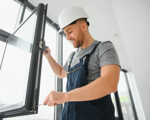 Fachgerechte Reparaturen für Fenster, Türen und Rollläden